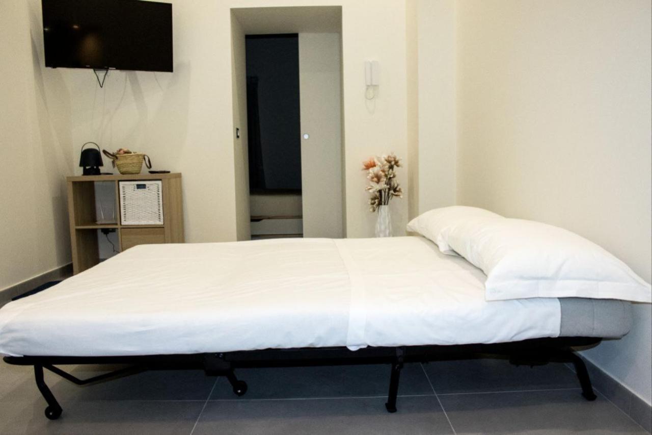 Suite Meghan Home Κατάνια Δωμάτιο φωτογραφία